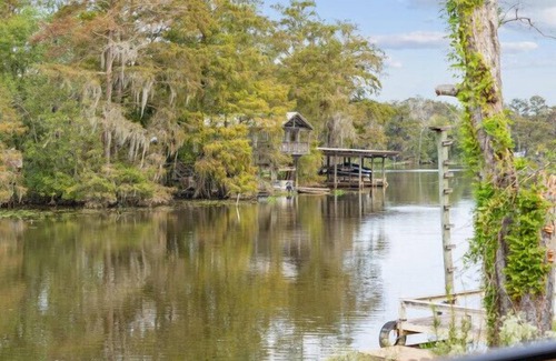 Maurepas House | Relax on the River - Waterfront Property
