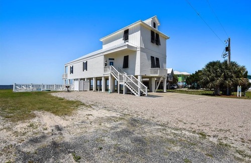 St. George Island House | RELAX ON THE GREAT DECK overlooking the Apalachicola Bay!