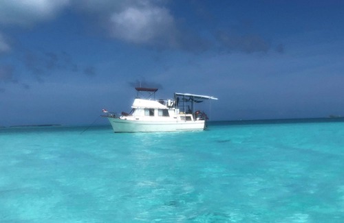 Los Brazos Boat Rental | Relax on your own personal trawler