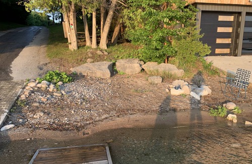 Lindsay Cottage | Relax, Peace & Tranquility surrounded by nature: Modern Farmhouse Style Cottage