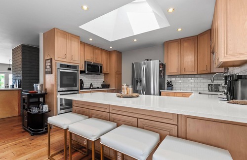 Del Cerro House | Relax & Play: Pool, Golf Simulator, Gym and Powerful AC
