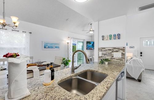 Palm Harbor House | Relax & Play! Pool, Spa + Game Room by Crystal Beach