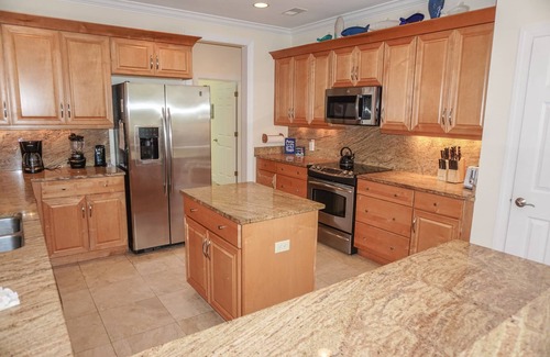 Palmetto Dunes House | Relax & Recharge: 5 BR Beach Retreat for the Whole Crew, 7 min walk to beach