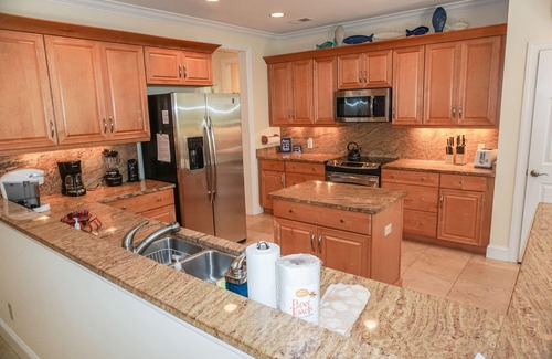 Palmetto Dunes House | Relax & Recharge: 5 BR Beach Retreat for the Whole Crew, 7 min walk to beach