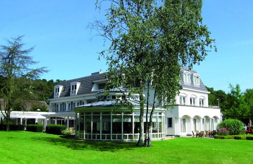 Municipality of Noordwijk Hotel | Relax & Recharge Steps from Dunes, Beach, and Local Culture! Free Breakfast
