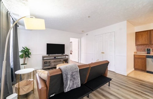 Fort Washington Condo | Relax & Recharge 2BR/2BA Centrally Located Modern Retreat