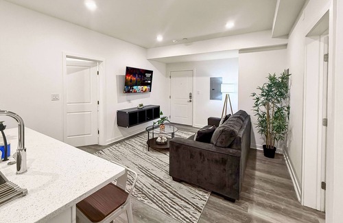 Olde Kensington Apartment | Relax & Stay 2BR | Sleeps 6 | Northern Liberties