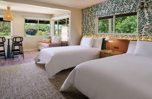 Kaanapali Hotel | Relax to the Sound of Waves in This Oceanfront Studio with Beach Access