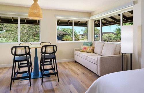 Kaanapali Hotel | Relax to the Sound of Waves in This Oceanfront Studio with Beach Access