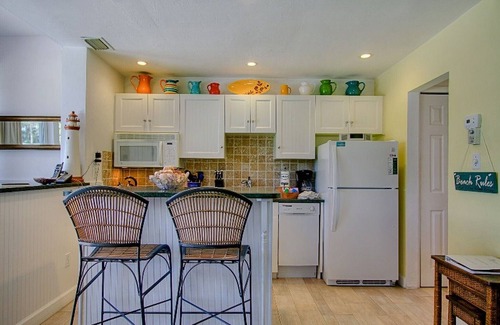 Sanibel Condo | Relax to the sounds of the waves from your very own beach bungalow.