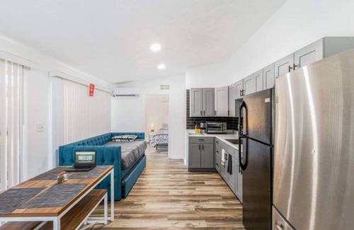 Orlando House | Relax & Unwind | 1BR Retreat w/Pool Access & Wi-Fi
