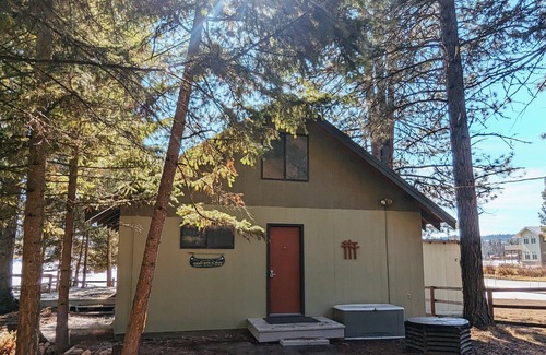 Seeley Lake Cabin | Relax & Unwind at the Loon's Nest on Seeley Lake w/Private Dock & Fire Pit!