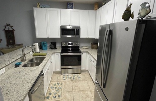 Gulf Shores Condo | Relax.Unwind.Get in a flip flop state of mind!