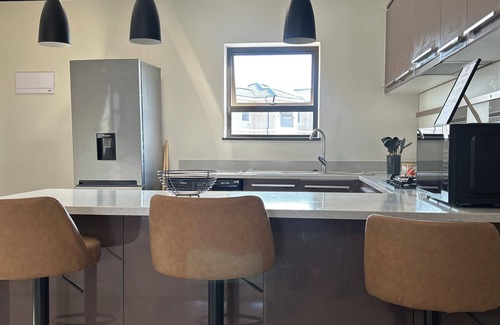 Greater Johannesburg Metropolitan Area Apartment | Relax & Unwind in a Stylish 3-Bedroom Midrand Getaway