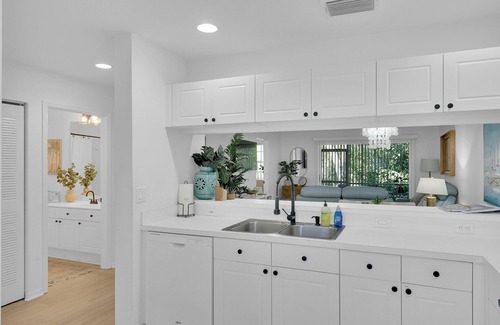 Bonita Shores Condo | Relax & Unwind in Bonita Springs – Stylish Condo Near Beaches, Dining & Golf!