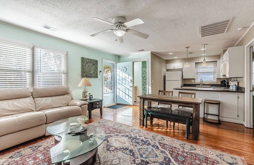 Ocean Isle Beach House | Relax & Unwind – Ocean Isle Beach Retreat w/Firepit & Fenced Yard