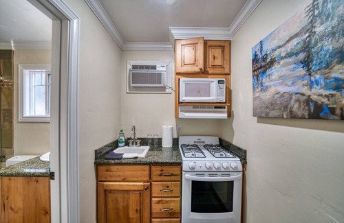 Lakeside Park Apartment | Relax & Unwind! Serene Lodge Studio & Kitchenette