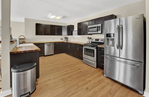 Bahama Beach Apartment | Relax & Unwind | Bright 1BR | Cozy Beach Retreat