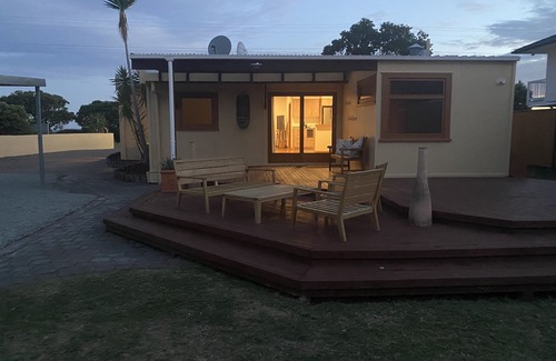 Okitu House | Relax@Wainui Beach Stay