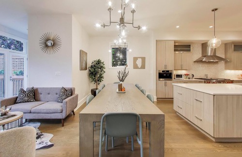 West Town House | Relax with family in a Super lux 5-bedroom house w/movie theater and full gym