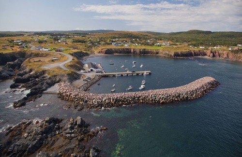 Ochre Pit Cove Cottage | Relax with the whole family at this peaceful oasis