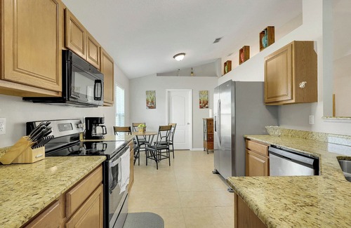 Port Saint Lucie House | Relax with the whole family at this peaceful place to stay.