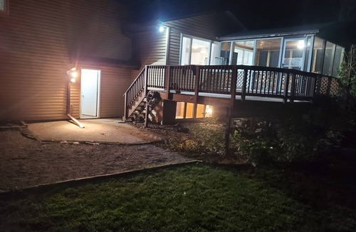 Eagan House | Relax with your family and friends at our peaceful home. Great Vacation Home!