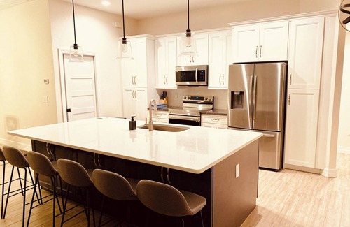 North Port House | Relaxation Awaits: Luxurious Vacation Home with Heated Pool near Mineral Springs