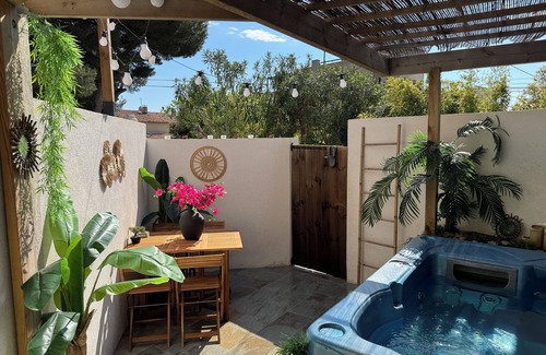 Sausset-les-Pins Apartment | Relaxation break with jacuzzi and sauna by the sea