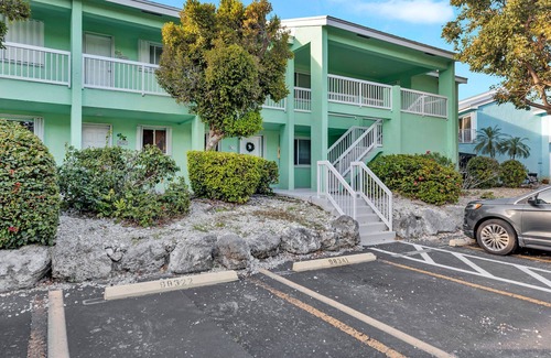 Rock Harbor Condo | Relaxation in Paradise!