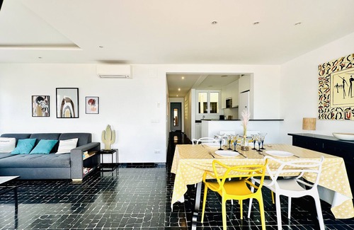 Almadraba-Canyelles Apartment | RELAXATION, SUNSET, SEA VIEW, SEA WITH CRYSTALLINE WATER, A DREAM FOR YOUR HOLIDAYS!