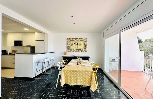 Almadraba-Canyelles Apartment | RELAXATION, SUNSET, SEA VIEW, SEA WITH CRYSTALLINE WATER, A DREAM FOR YOUR HOLIDAYS!