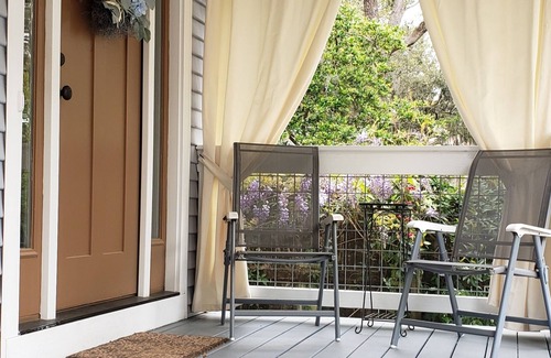 Saint Simons Heights Cottage | Relaxed Coastal Living! Family-sized cottage near everything.