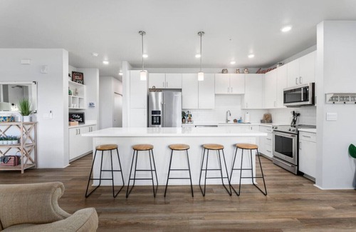 Ewa Apartment | Relaxed Island Living | Parking, Workspace, AC, WD