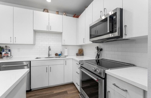Ewa Apartment | Relaxed Island Living | Parking, Workspace, AC, WD