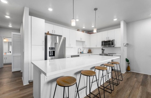 Ewa Apartment | Relaxed Island Living | Parking, Workspace, AC, WD
