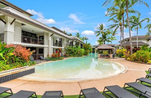 Port Douglas Apartment | Relaxed Swim-out Nook by Four Mile Beach