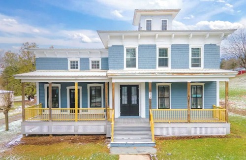 Richfield Springs House | Relaxing 1BR—1 Bath—separate kitch—private entrance—Cent AC—Huge Porch—Big Yard
