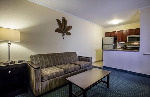 Rocky Point Condo | Relaxing 1BR w/Partial Bay Views Near Airport
