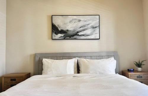Reno/Tahoe Airport Apartment | Relaxing 2-BR Apt with Pool Hot Tub Gym and Basketball Court Access