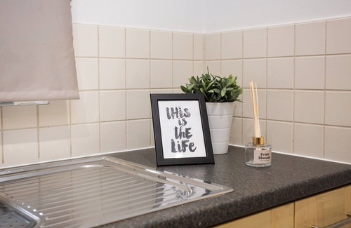 Newcastle-upon-Tyne Apartment | Relaxing 2BR Central Flat: Near Train & Fast WiFi!