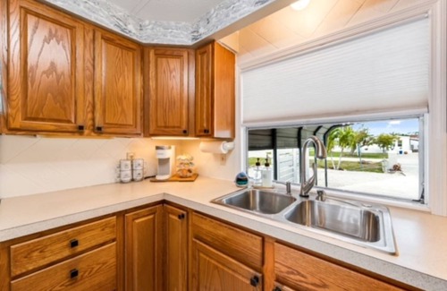 Iona House | Relaxing 2Bd, 2Ba home in Fort Myers, close to the beach! Sleeps 6