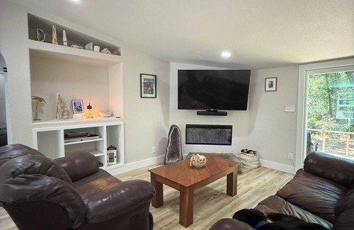 Foley House | Relaxing 3-Acre Retreat minutes to the Gulf Coast