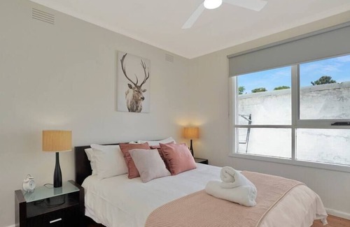 Forest Hill House | Relaxing 3 bdrm Family Home Forest Hill
