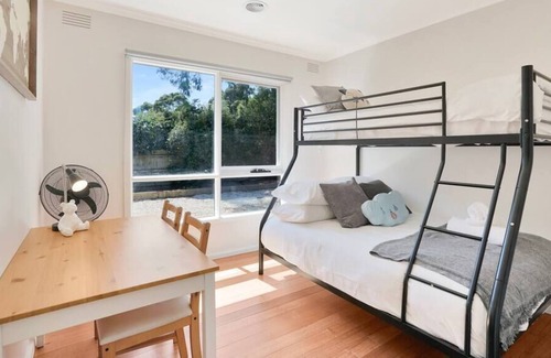 Forest Hill House | Relaxing 3 bdrm Family Home Forest Hill