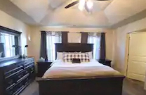 Grand Junction House | Relaxing 3BR Adventure Hideaway w/ Hot Tub