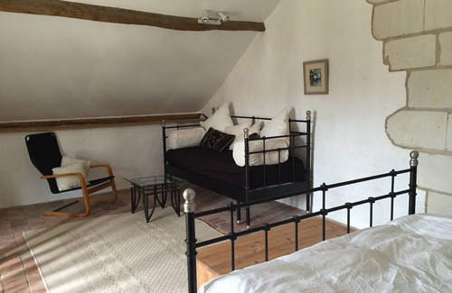 Le Guedeniau Cottage | Relaxing 4-6 Person Gite with Pool in Rural Loire, France