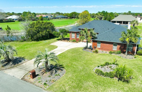 Navarre House | Relaxing 4BR Pool Home on Golf Course near Beach