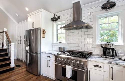 Ashley Oaks House | Relaxing 5BR Lake House Retreat