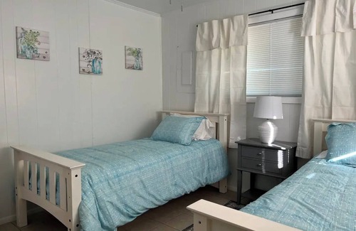 College Station Other | Relaxing Aggieland Acres - Farmhouse close to West Campus/Rellis